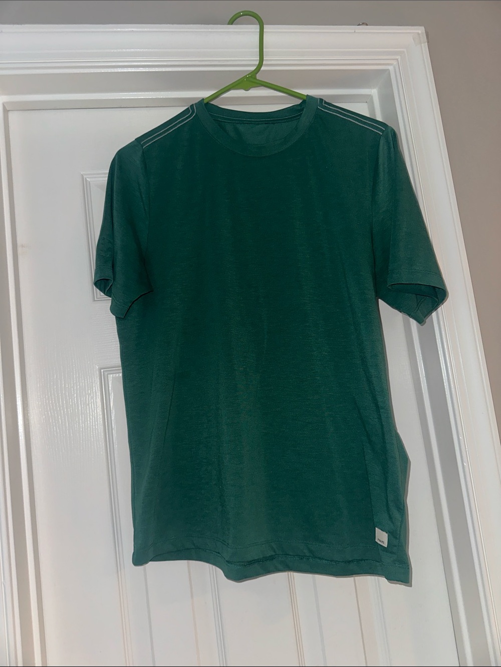 Vuori short sleeve tee shirt